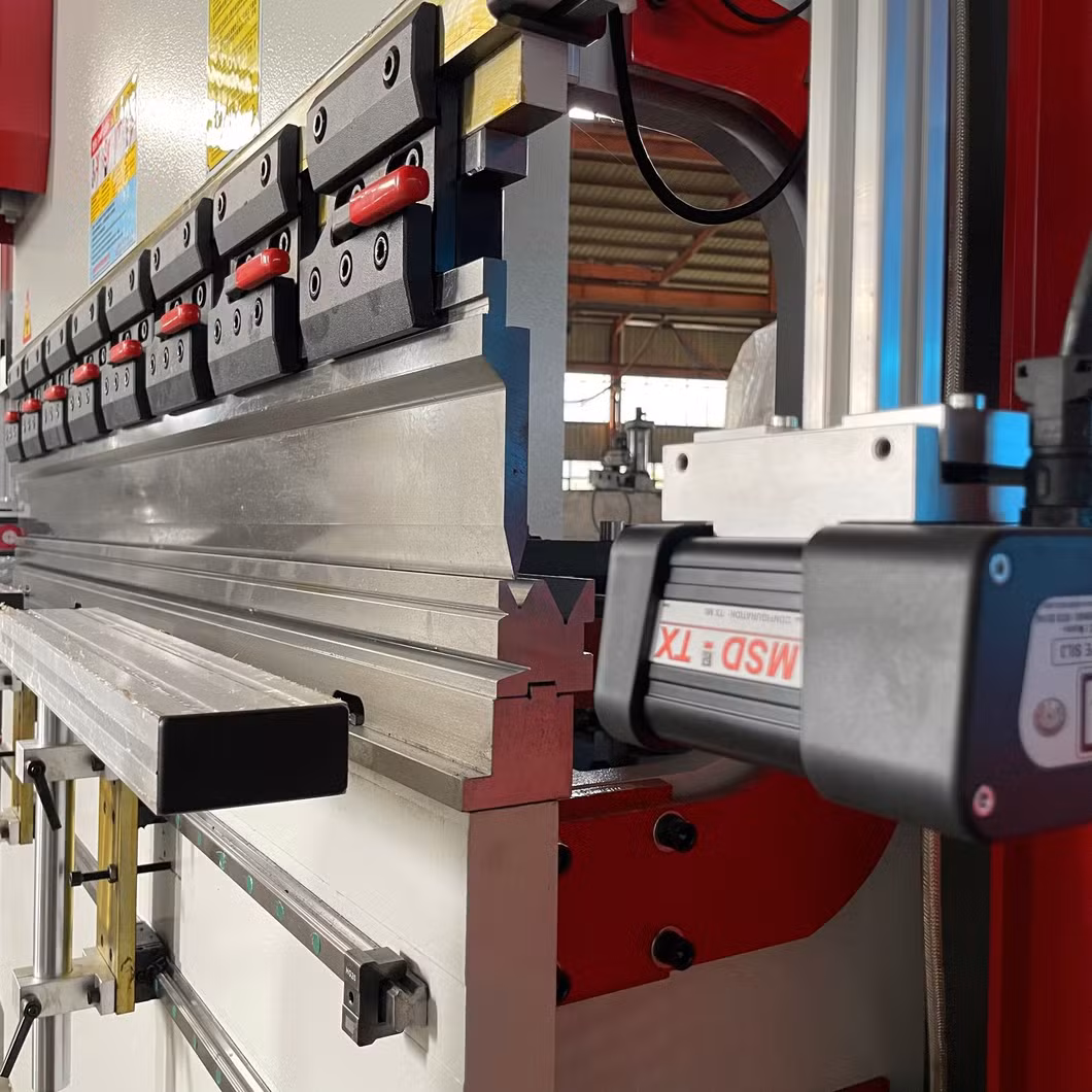 Ultimate CNC Press Brake We67K-40t1600 Mini Bending Machine Delem Da53t Controller