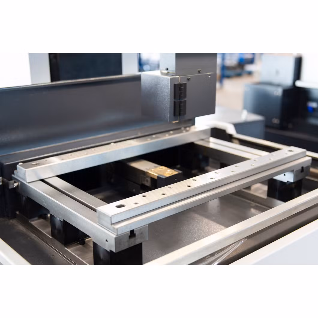 Hb400 CNC Machining Tools Molybdenum Wire Cutting EDM Machine
