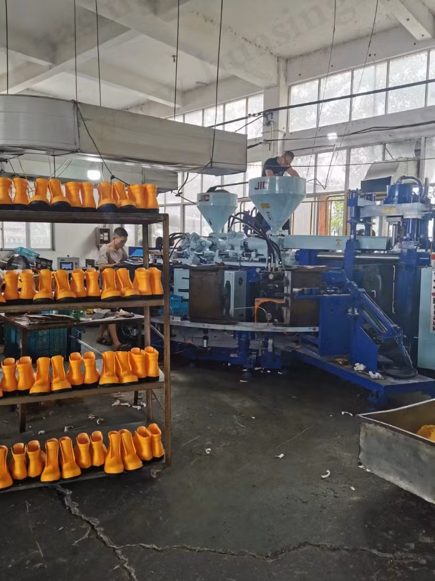 Gww, Affordable Price Water Repellent PVC Safety Gumboot Steel Toe Insert Keep Warm Wool Lining White Rain Boot Hsr007