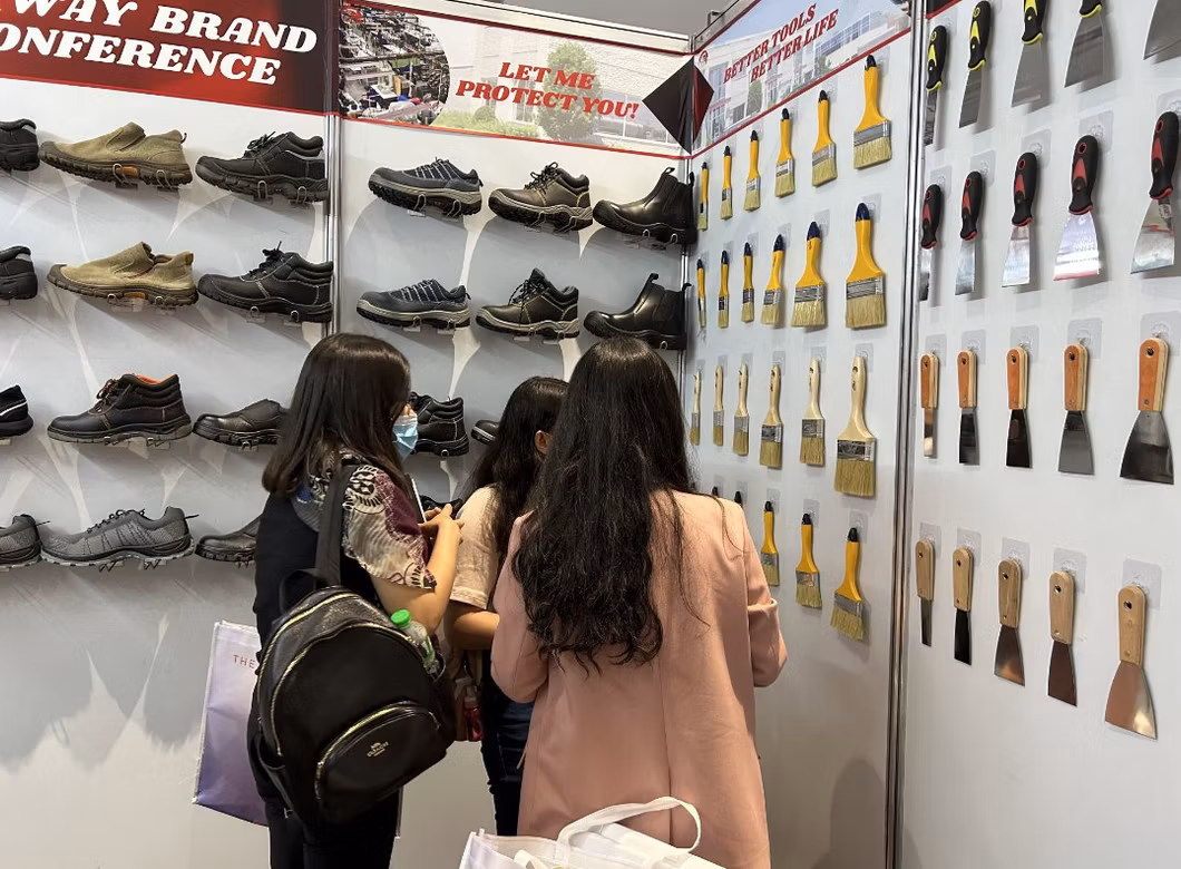 Waterproof Safety Boots Anti-Slip Anti-Puncture Construction Breathable Work Boot Steel Toe Industrial Safety Shoes for Men