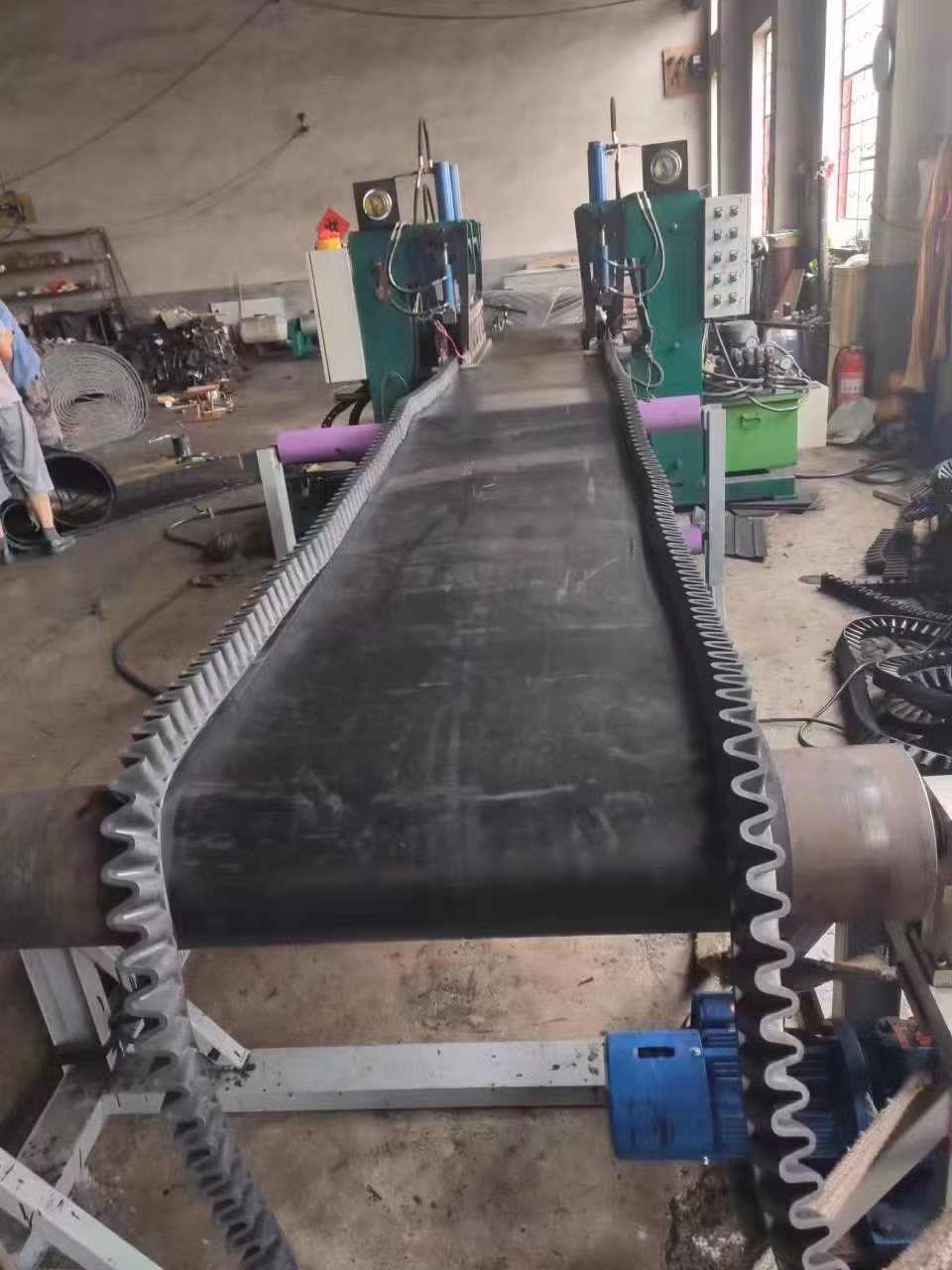 Tc 100-300mm Vulcanizing Press Machine for Belt Cleat, V Guide, Sidewall