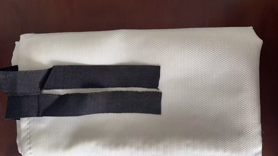 Factory Direct Sales 1m× 1m Fiberglass Fireproof Blanket