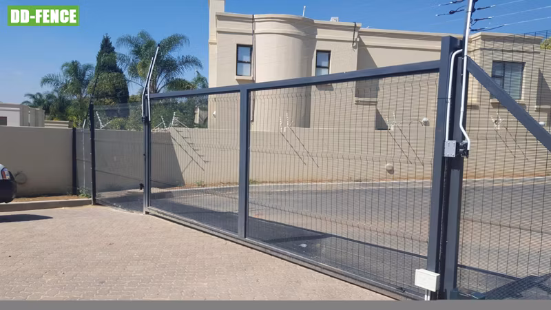 Small Hole Safety Garden Fence Anti Climb Security Fencing for Border Farm Factory Highway Railway Station