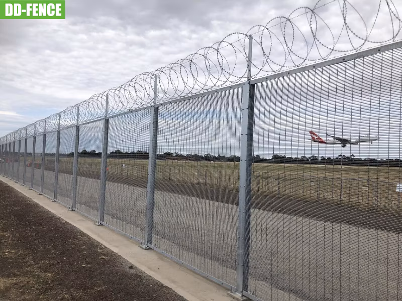 Small Hole Safety Garden Fence Anti Climb Security Fencing for Border Farm Factory Highway Railway Station