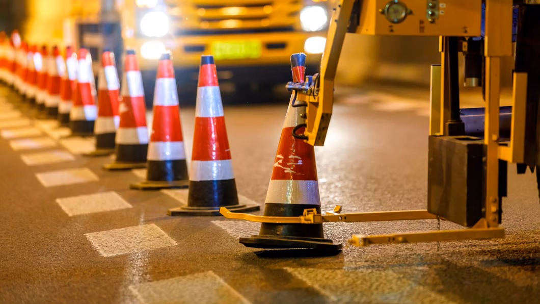 Highway Traffic Worksite Safety Barrier Warning Decorative Coloured Plastic Chain