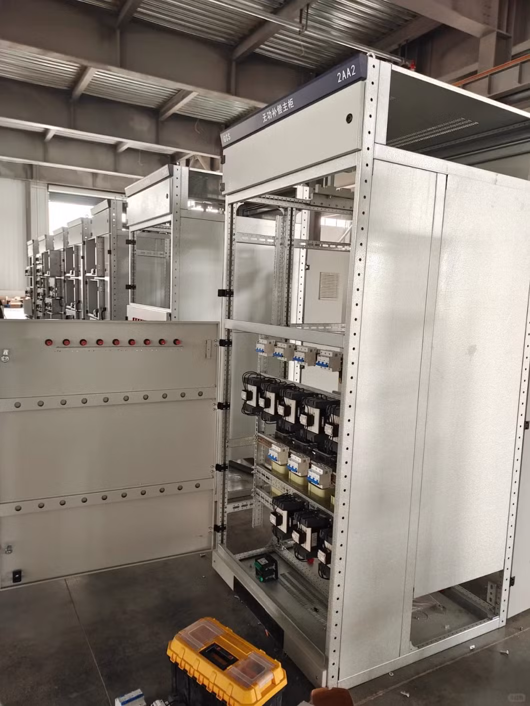 Advanced Motor Control Center with Intelligent Compensation Device Features