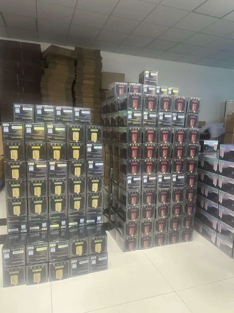 OEM Stock America Crystal Disposable Xtia 12000 Puffs Randm Tornado 7000 Lost Adjustable Airflow Control Mary Device Wholesale Orion Vape Elf World Plus Bar