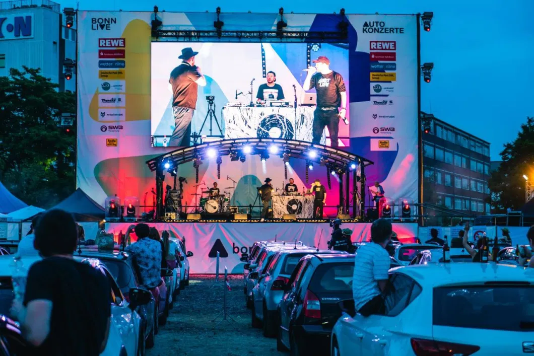 P4.81 500 X 1000mm Outdoor Rental Concert Stage Background LED Video Wall Display Full Color Billboard Digital Signage