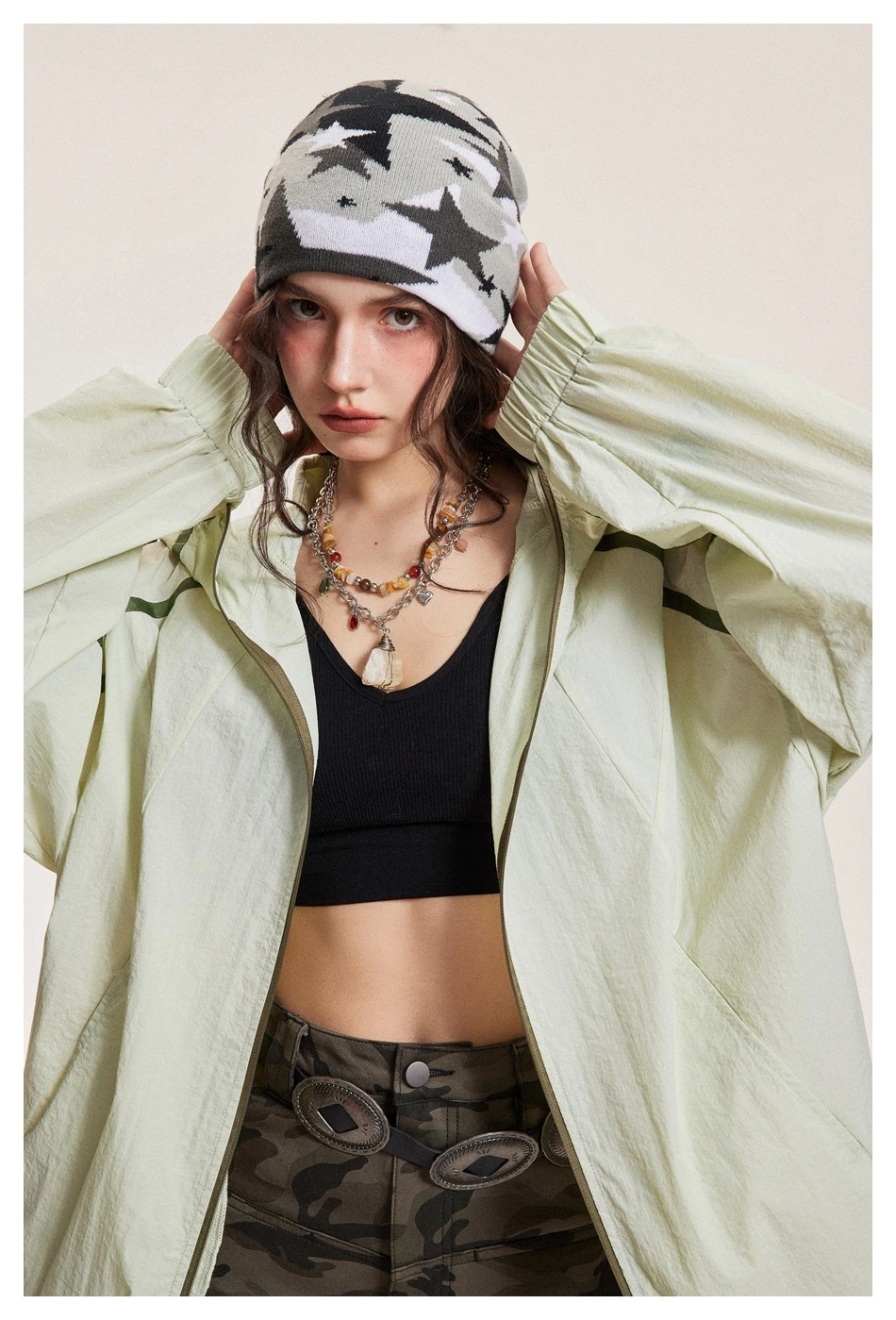 Outdoor Waterproof and Windproof Travel Jacket Women′s Hooded Commuter Casual Jacket