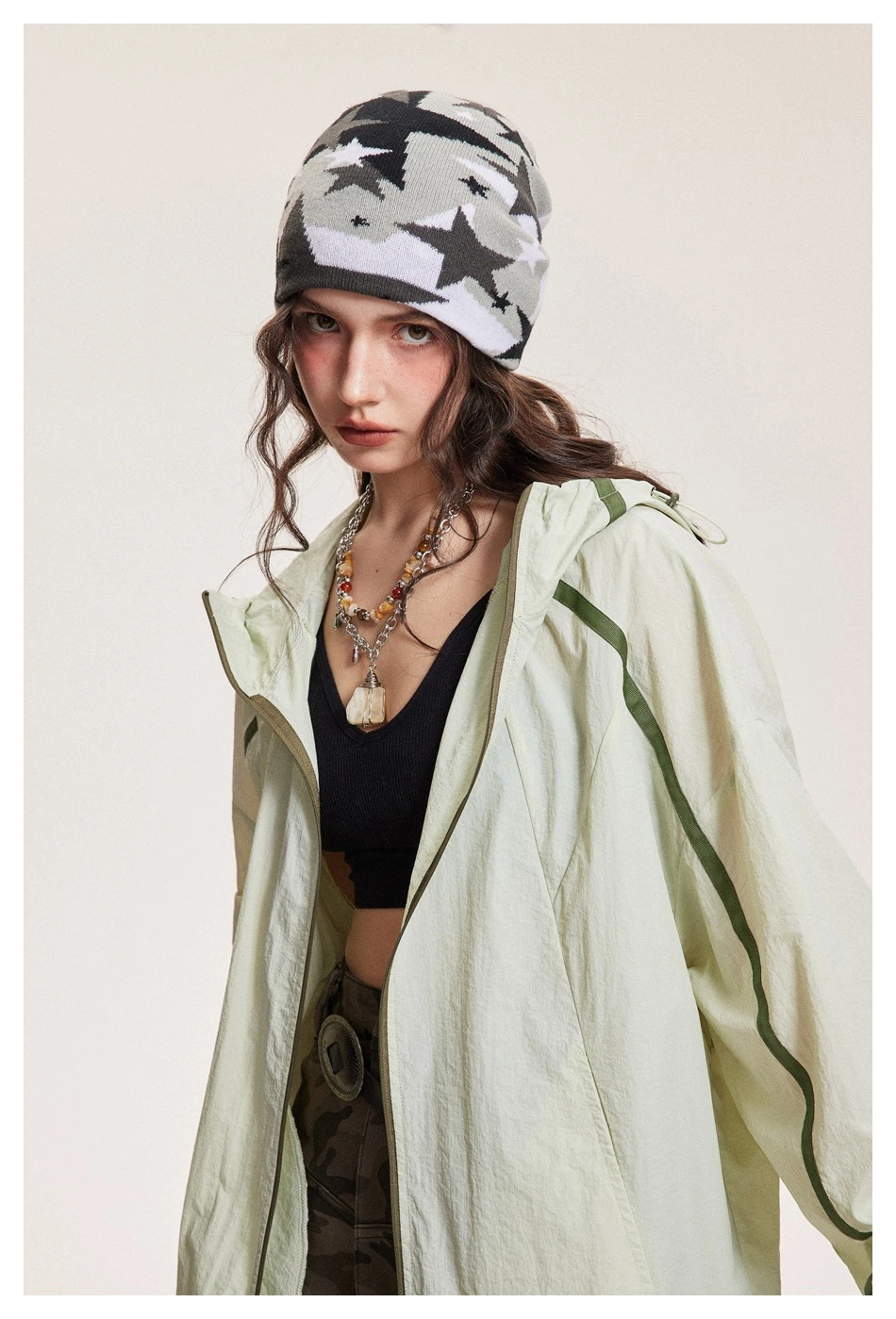 Outdoor Waterproof and Windproof Travel Jacket Women′s Hooded Commuter Casual Jacket