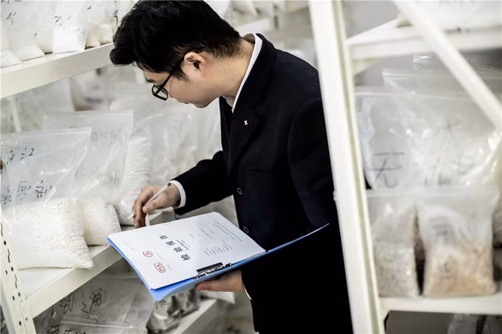 Industrial Use Industrial Grade 46% Mgcl2.6H2O Magnesium Chloride Hexahydrate Flakes