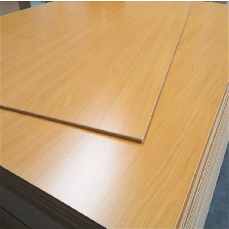 1220X2440 Melamine MDF Medium Density Fiberboard Competitive Price