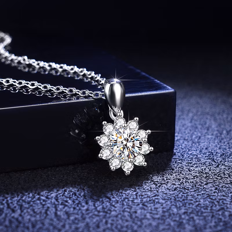 2024 Romantic Style Shining Sunflower 925 Slivers Moissanite Pendant 1CT Main Diamonds Factory Wholesale Moissanite Jewelry