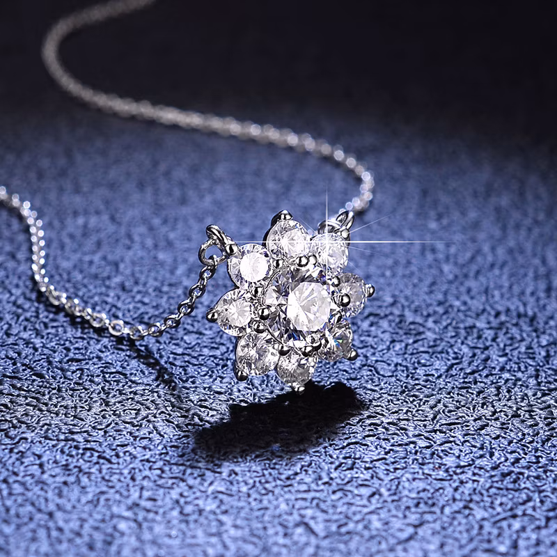 2024 Romantic Style Shining Sunflower 925 Slivers Moissanite Pendant 1CT Main Diamonds Factory Wholesale Moissanite Jewelry