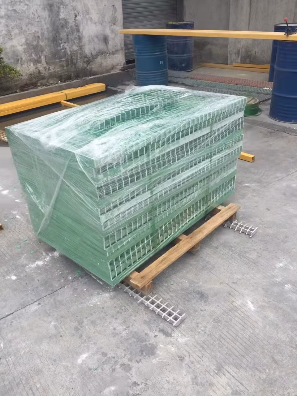 Fiberglass Grating FRP Anti Slip Cover Car Wash Room Floor Grating Ground Grid Aquaculture Grid Cover Drainage Ditch Cover