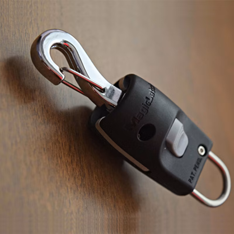 Magic Latch Magnetic Automatic Dog Leash Connector
