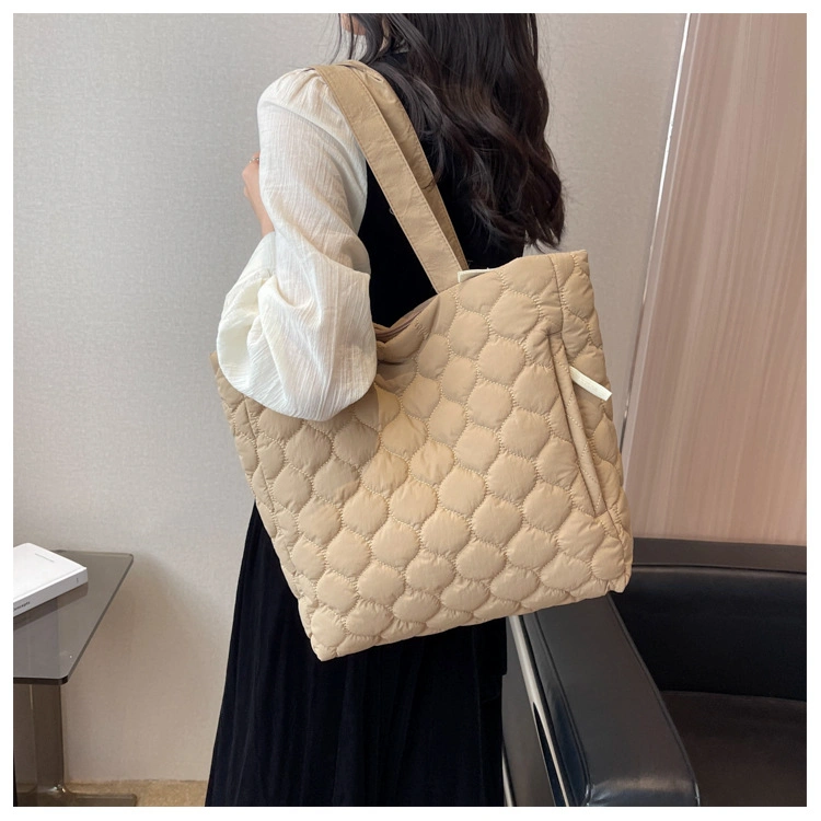 Cotton-Padded Women Bag Simple Fashion Nylon Designer Handbags Embroidered Line Thread Tide Handbag Large Capacity Puff Lady Bags Shoulder Soft Tote Bag