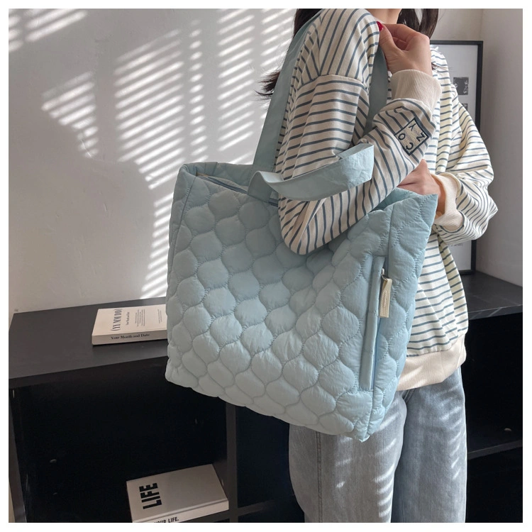 Cotton-Padded Women Bag Simple Fashion Nylon Designer Handbags Embroidered Line Thread Tide Handbag Large Capacity Puff Lady Bags Shoulder Soft Tote Bag