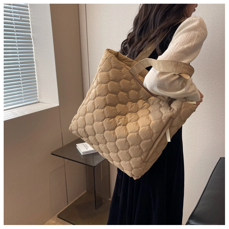 Cotton-Padded Women Bag Simple Fashion Nylon Designer Handbags Embroidered Line Thread Tide Handbag Large Capacity Puff Lady Bags Shoulder Soft Tote Bag