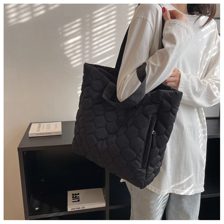 Cotton-Padded Women Bag Simple Fashion Nylon Designer Handbags Embroidered Line Thread Tide Handbag Large Capacity Puff Lady Bags Shoulder Soft Tote Bag