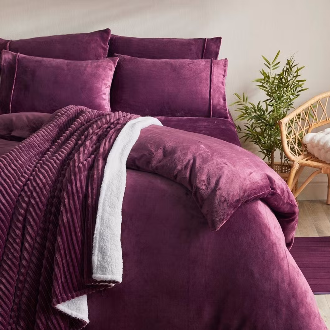 Wholesale Home Hotel Bedroom Bedding Luxury Customize Soft Solid Color Duvet Cover Queen/King Winter Warm Polyester Plush Flannel Quilt Comforter Set