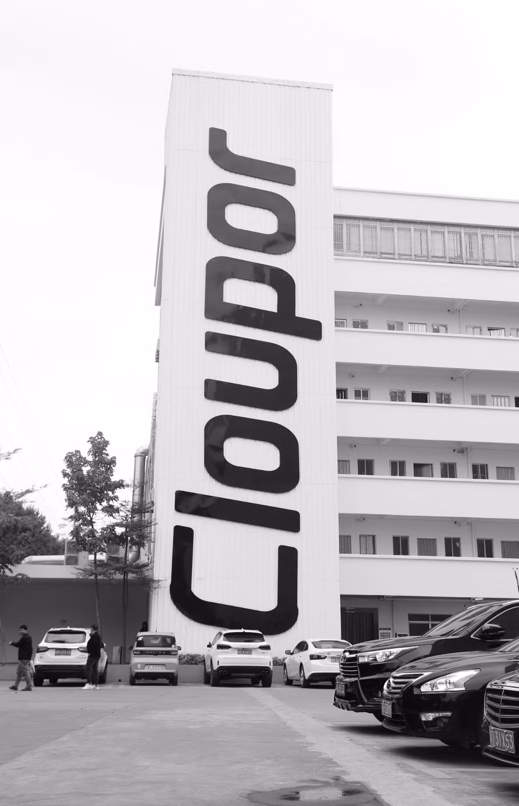 Cloupor Vape Supplier 2ml with Eliquid Rechargeable Pod