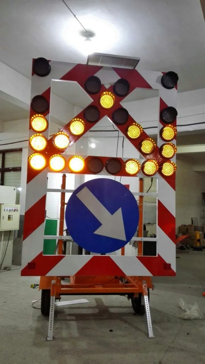 Mobile Solar Traffic Signal Directional Arrow Light with Trailer