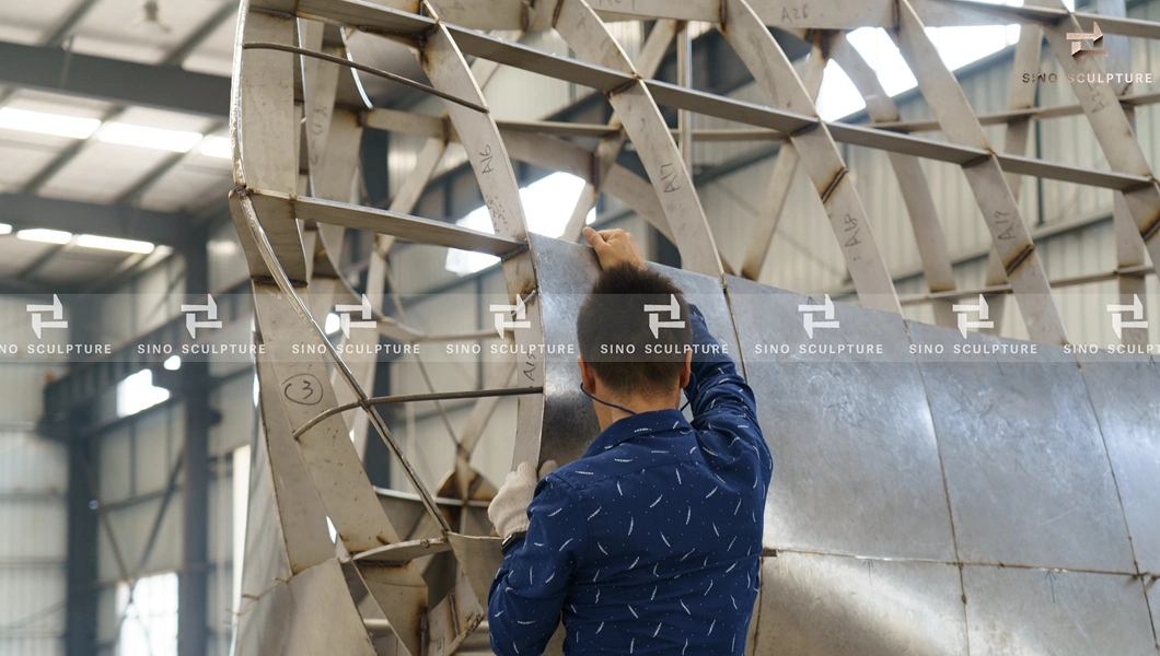 Mirror Stainless Steel Heart Statue of The University