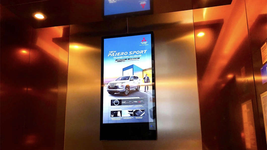 Custom Indoor Wall Advertising Screen Cms Free Digital LCD Signage for Elevator