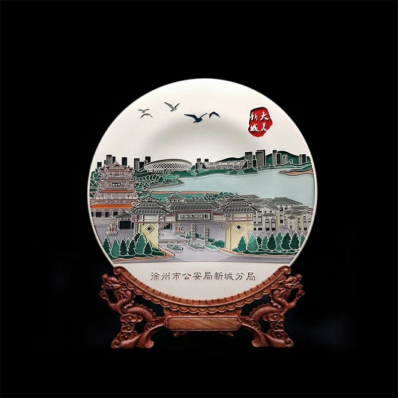 China Creative Round Plate Crystal Glass Trophy with Metal Base Customized Crystal Trophies Souvenir Wood Wooden Plaque