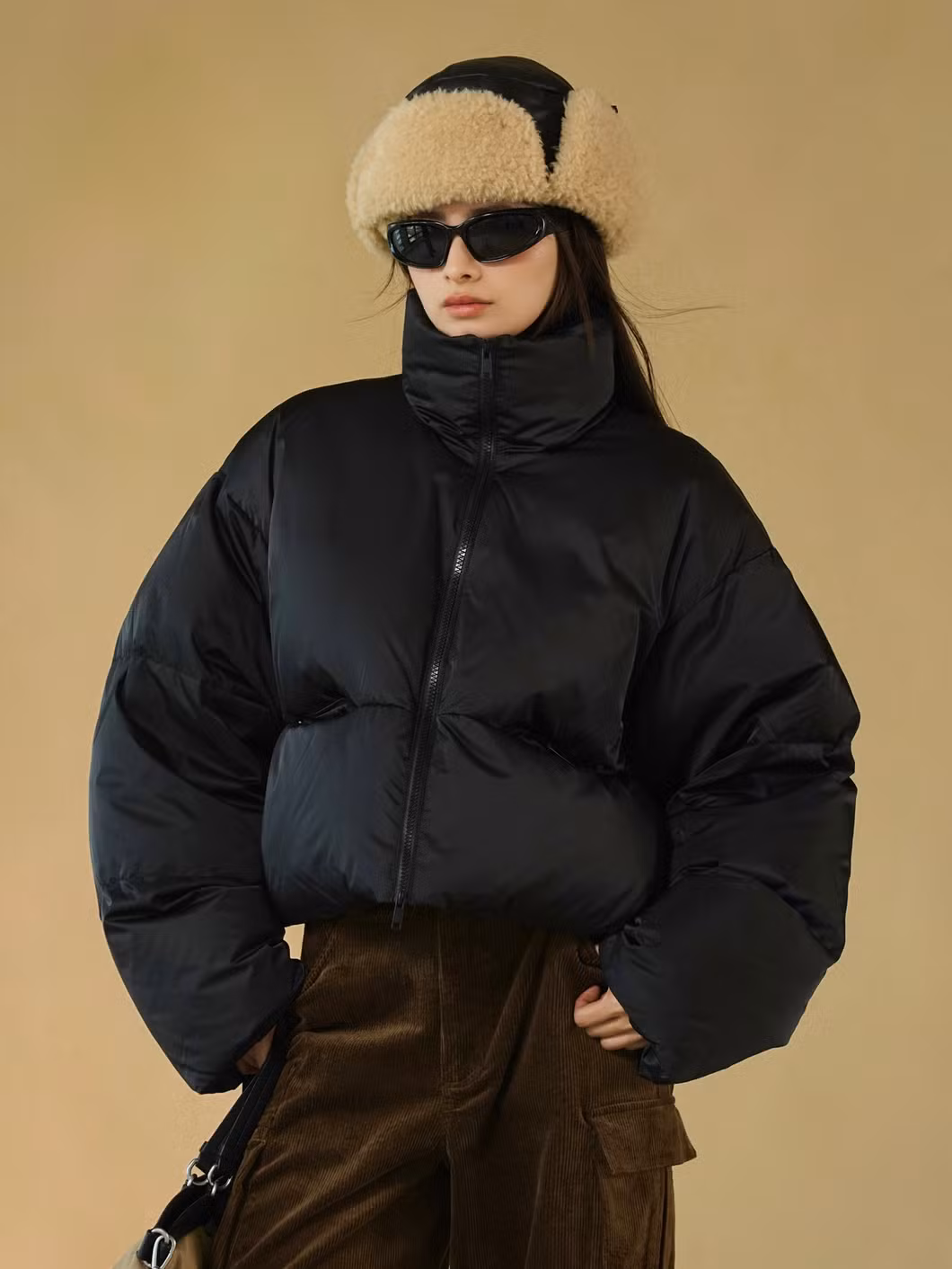 Custom Down Coat Women Face Trend Hooded Short Jackets Outdoor Thick Winter Bomber Shiny Puffer Jacket for Women