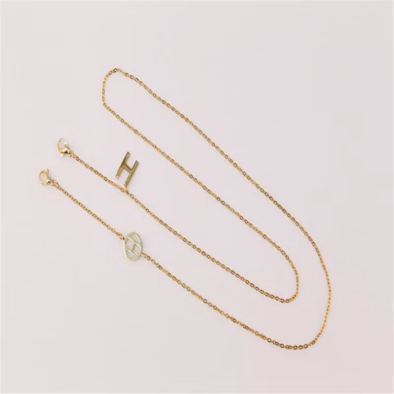 Titanium Steel Hollow Four-Leaf Clover Necklace Simple Thin H Letter Cc Camellia Mask Earphone Glasses Chain