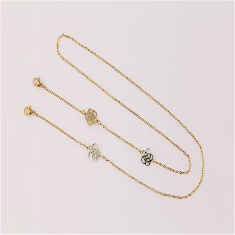 Titanium Steel Hollow Four-Leaf Clover Necklace Simple Thin H Letter Cc Camellia Mask Earphone Glasses Chain
