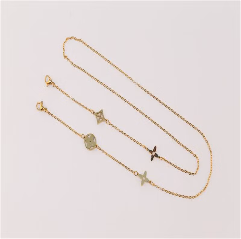Titanium Steel Hollow Four-Leaf Clover Necklace Simple Thin H Letter Cc Camellia Mask Earphone Glasses Chain