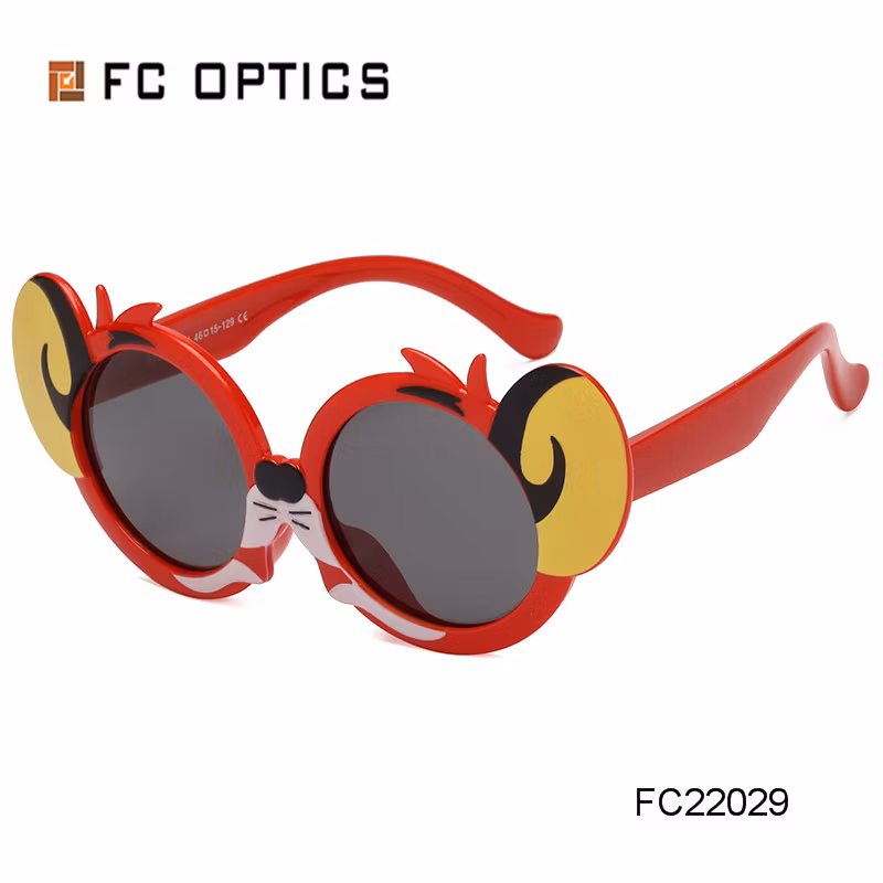 2020 Kids Sunglasses in Tpee Material Polarized Sun Lens
