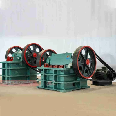 Small Portable <a href='/mobile-jaw-crusher/'>Mobile Jaw Crusher</a> Machine with Diesel Engine