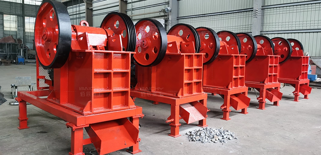 Small Mini Mobile Stone Jaw Crusher PE 250 X 400 Portable Concrete Crusher Machinery Jaw Crusher with Screen