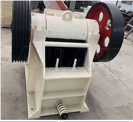 Lane 2-6t/H Limestone Concrete Gravel Impact Iron Ore Crusher Machine Ore Hammer Crusher Mini Rock Crusher Ore Crusher