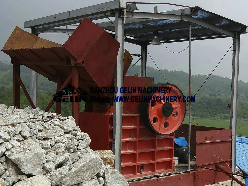 Small 2tph 105tph Capacity Coarse Rock Breaker Fine Jaw Crusher for Iron Ore