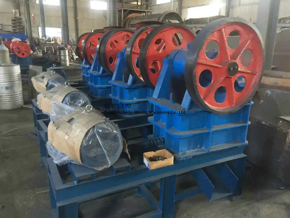 Small 2tph 105tph Capacity Coarse Rock Breaker Fine Jaw Crusher for Iron Ore