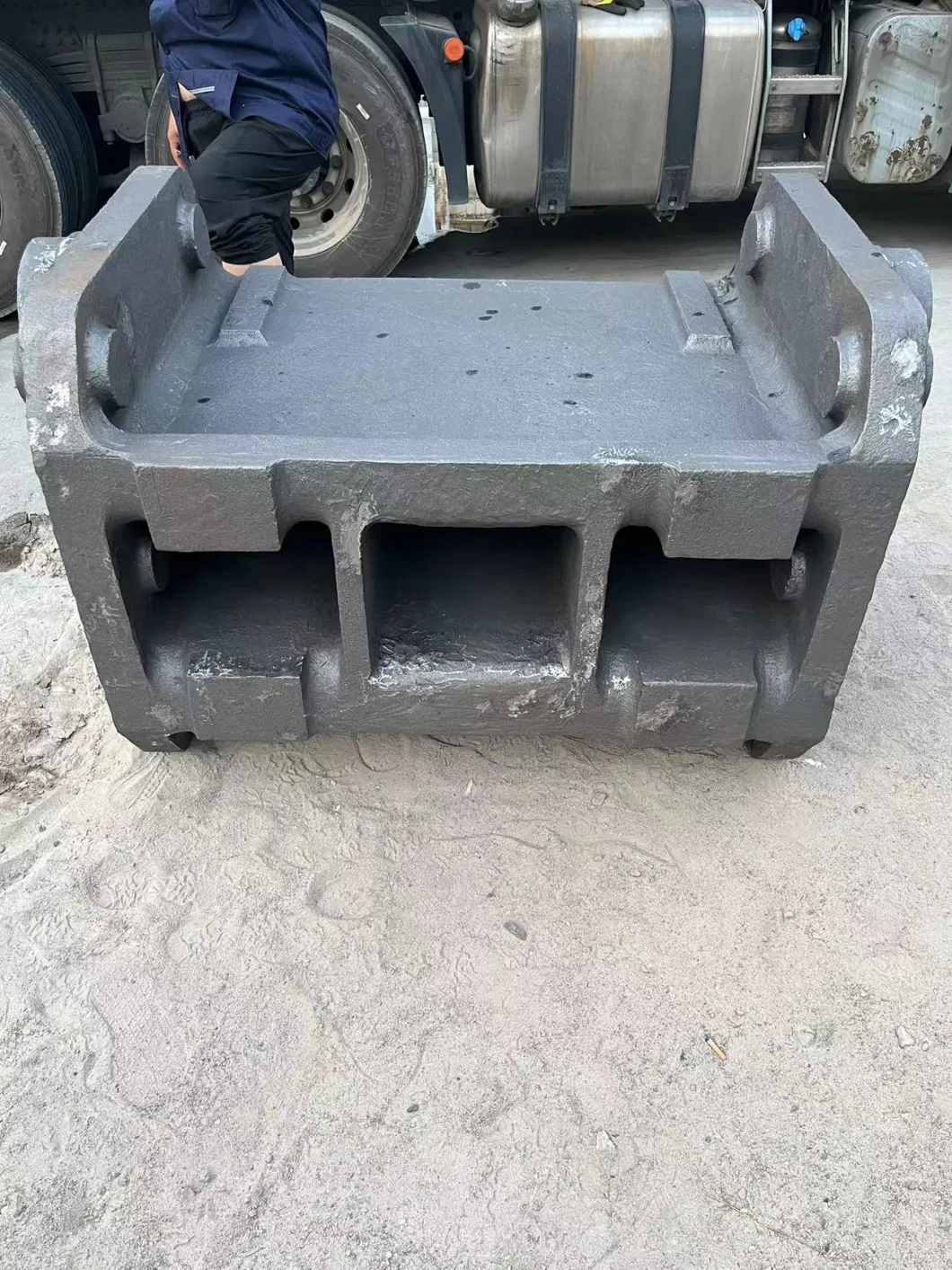 OEM Customized Mining Accessories Casting Steel Baffle Plate/Front Apron in Jaw Crusher