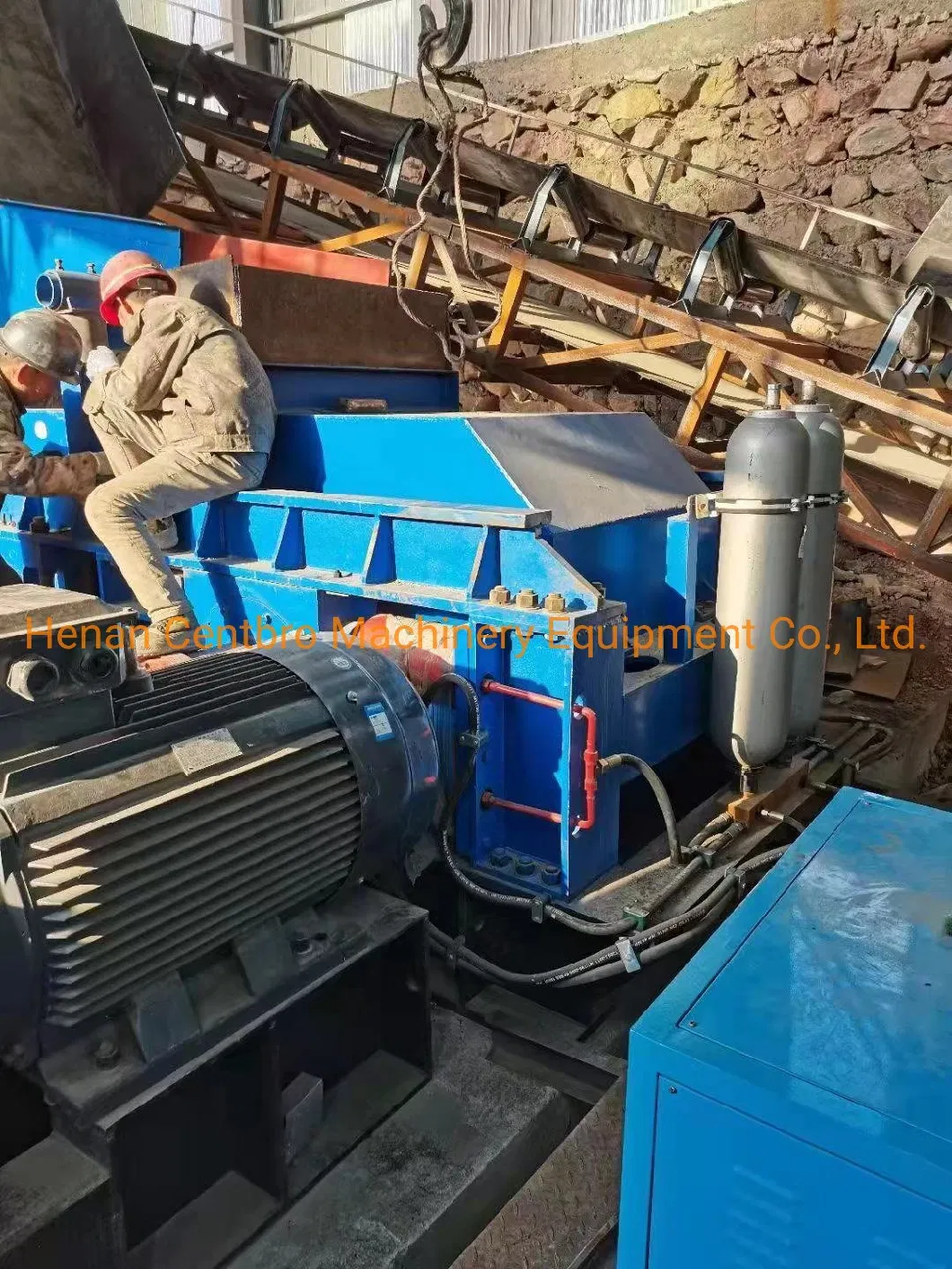 High Capacity Roller Crusher for Talc, Lead Oxide, Gypsum, Feldspar, Construction Material Crusher in China