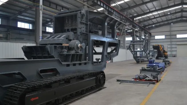 China Mobile Crawler Impact Crusher / Construction Material Crushing Plant with Screen