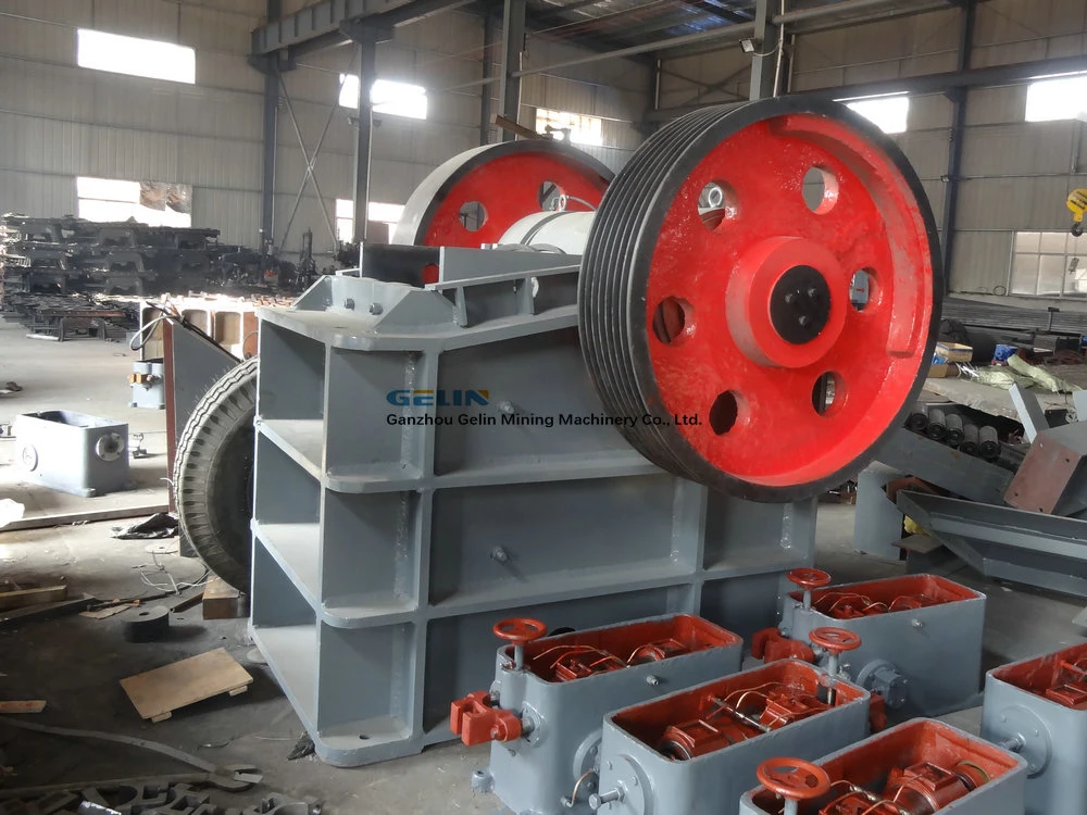 Small 2tph 105tph Capacity Coarse Rock Breaker Fine Jaw Crusher for Iron Ore