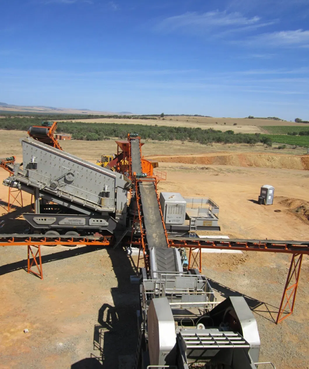 Tire-Mounted Mobile Crushing Plant for Mining