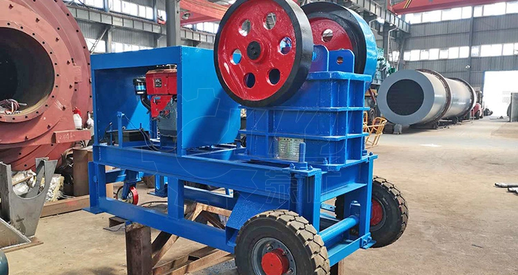 Small Mobile Crusher Stone/Ore/Rock Crushing/Mining Machine Jaw /Cone/Impact/Hammer Crusher Machine