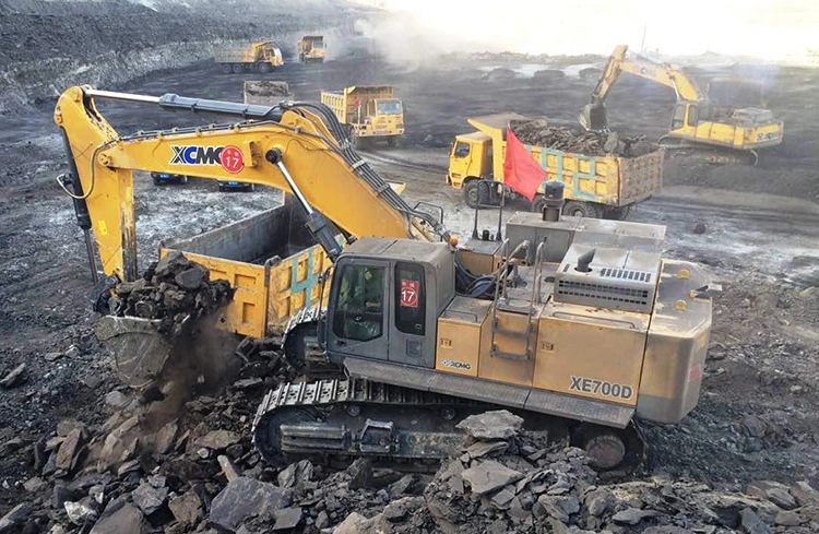 XCMG Mining Equipment 70 Ton Large Hydraulic Mining Excavator Machine Xe700d for Sale