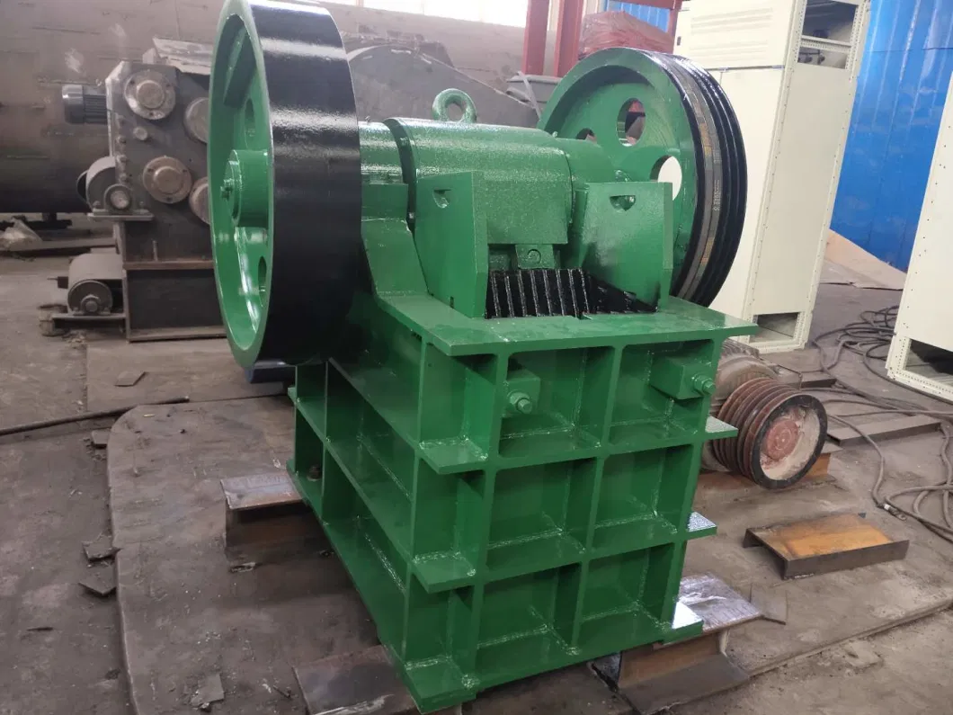 Small Portable Rock Crusher, Jaw Crusher, Stone Crusher with Capacity 10-20 Tons Per Hour