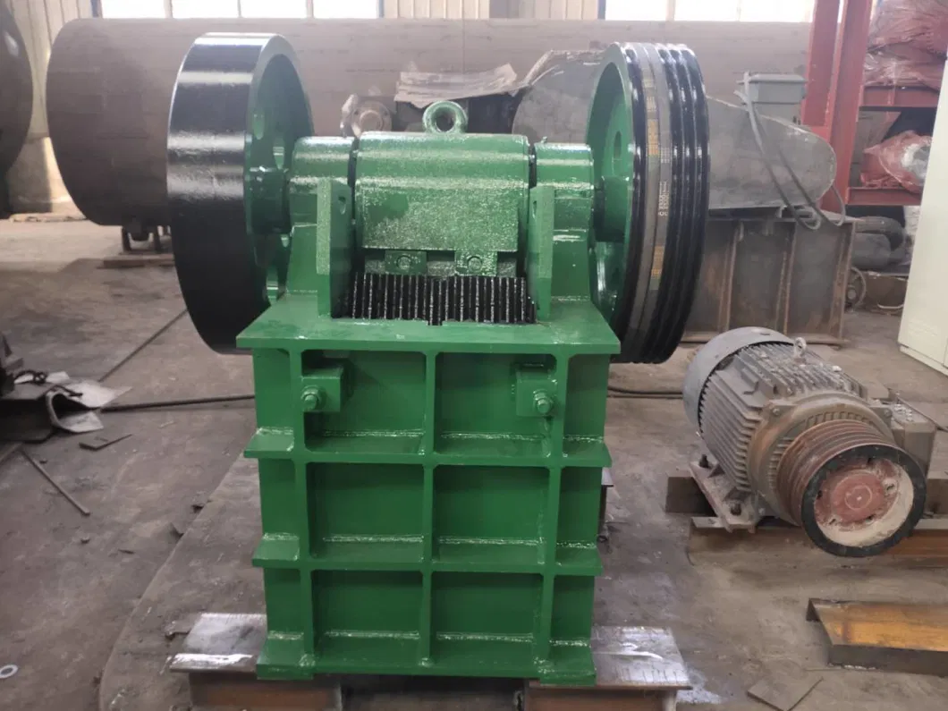 Small Portable Rock Crusher, Jaw Crusher, Stone Crusher with Capacity 10-20 Tons Per Hour