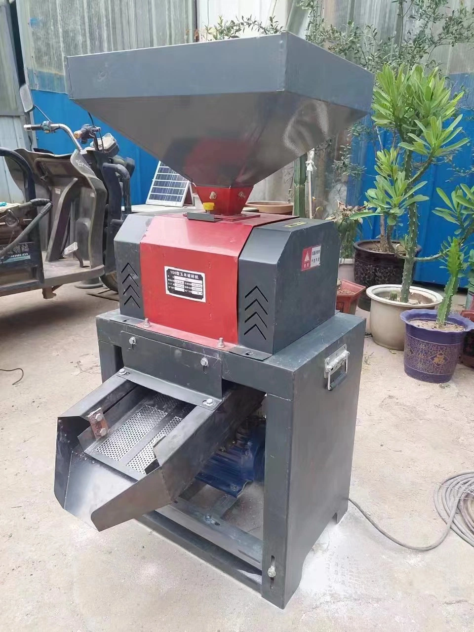 Knife Shark to Roll Crusher Winemaking Corn Broken Disc Machine Sorghum Oats Food Soy Double Roller Squashed Flat Extruding Machine Maize Corn Crusher